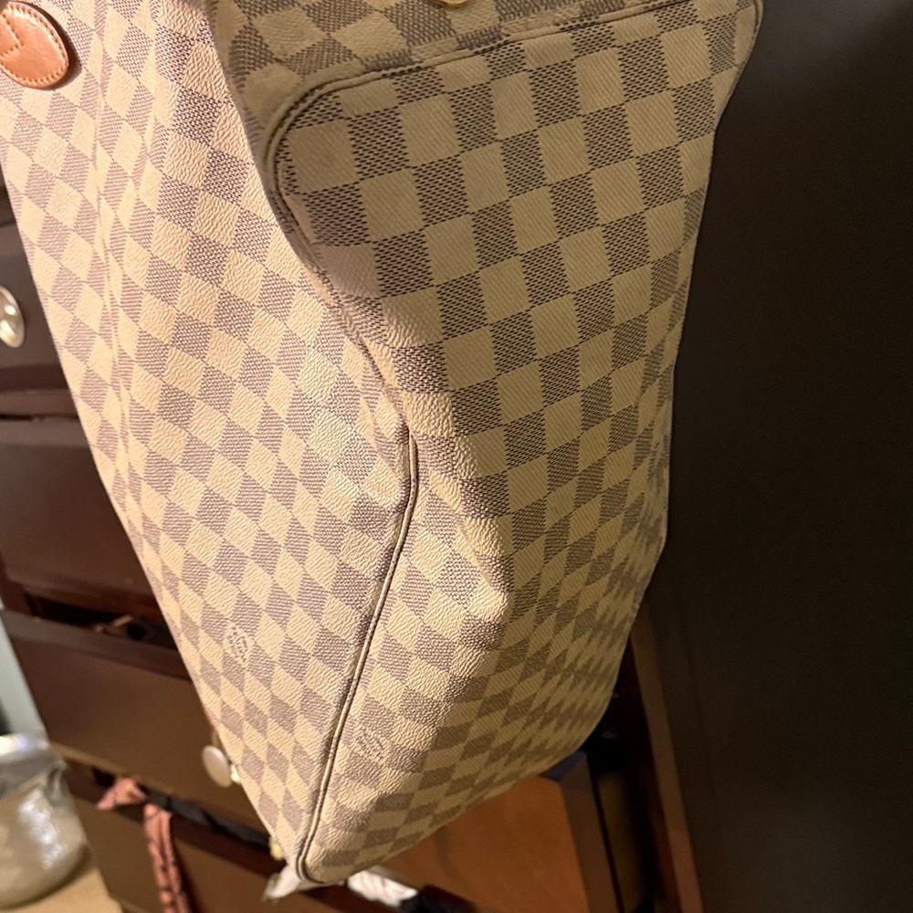 Louis Vuitton Damier Azur Canvas Neverfull Tote in White and Brown Trim w/ coin - Picture 5 of 5